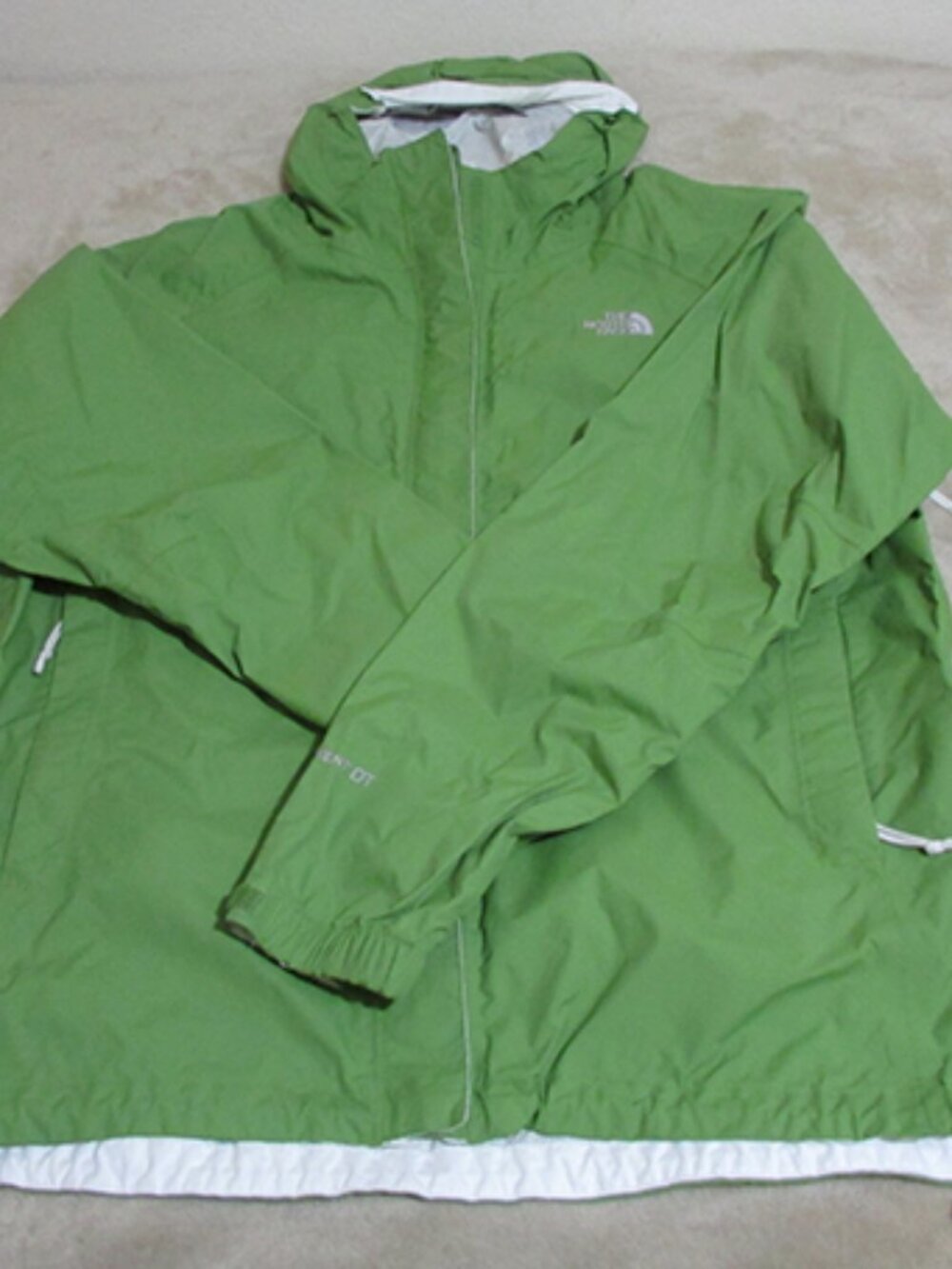 The North Face Women's Light Weight Rain Jacket HyVent DT - Size XL (H0119)